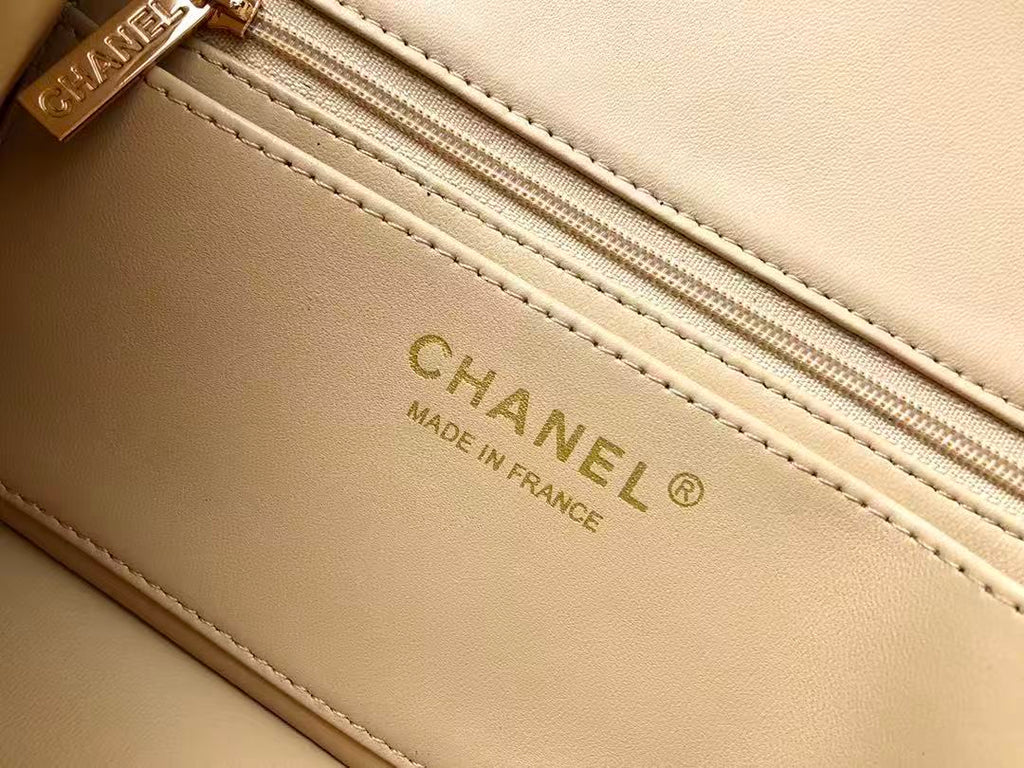 CHANEL 25S FLAP BAG 20 CM IN BEIGE LAMBSKIN GOLD HARDWARE 23526