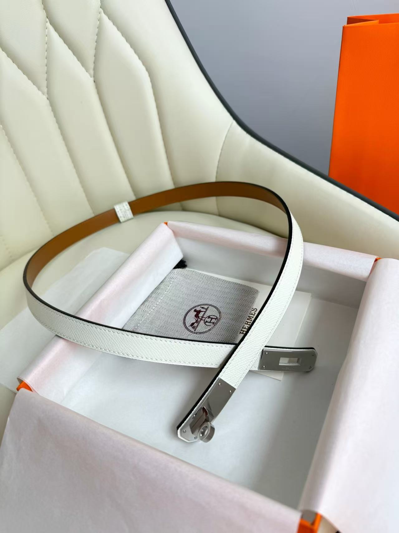 HM 26S KELLY BELT IN WHITE SILVER LOCK HARDWARE 25526