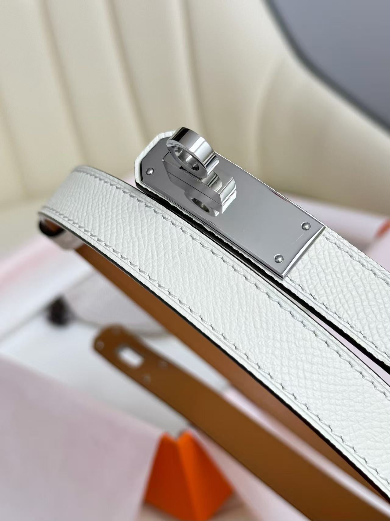 HM 26S KELLY BELT IN WHITE SILVER LOCK HARDWARE 25526