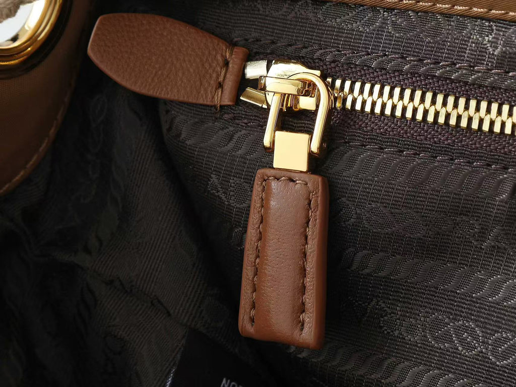 PRADA 26S BUCKET BAG IN BROWN RENYLON