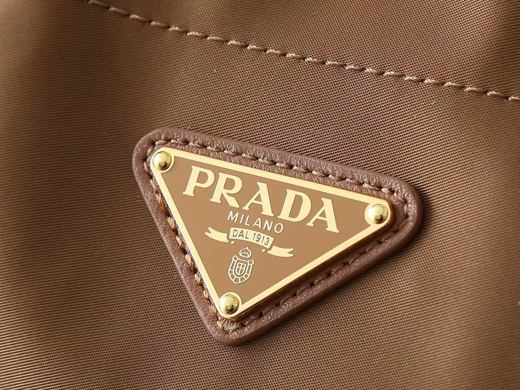 PRADA 26S BUCKET BAG IN BROWN RENYLON