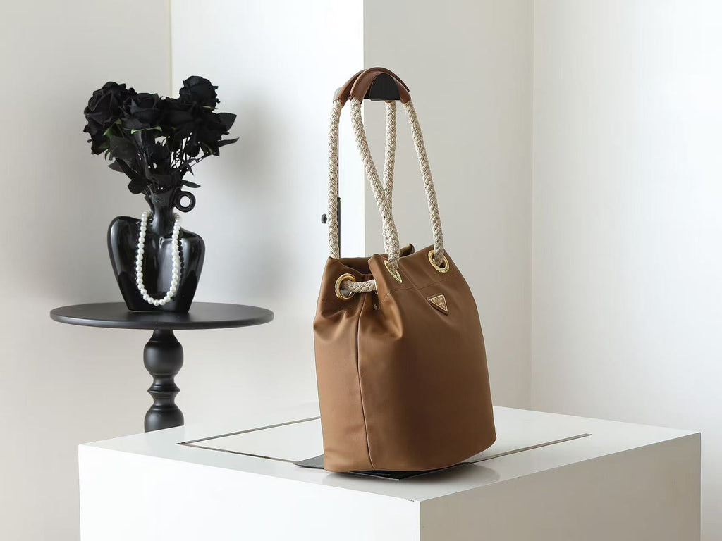 PRADA 26S BUCKET BAG IN BROWN RENYLON