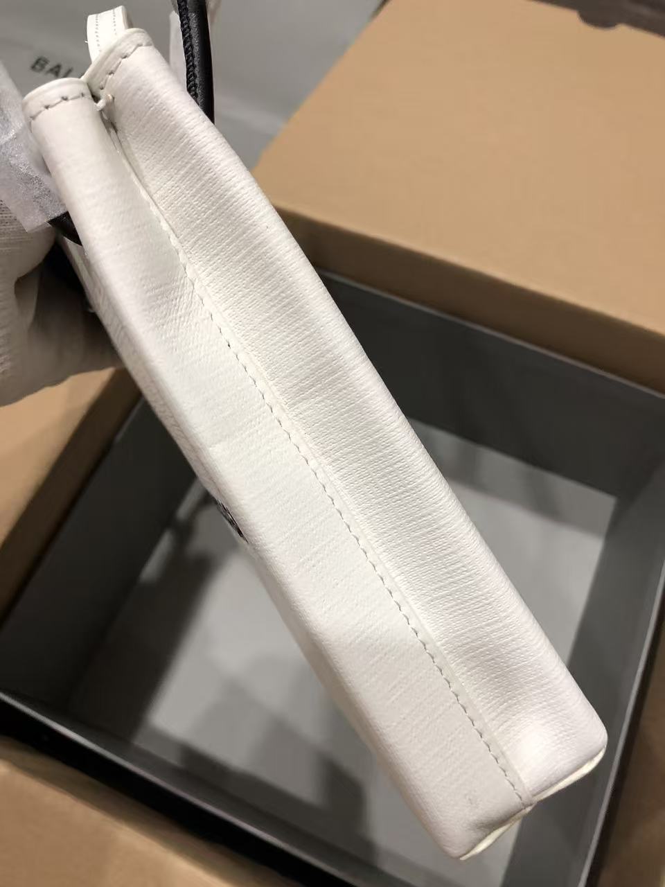 BALENCIAGA SHOPPING PHONE HOLDER 26S IN WHITE CAFLSKIN LEATHER