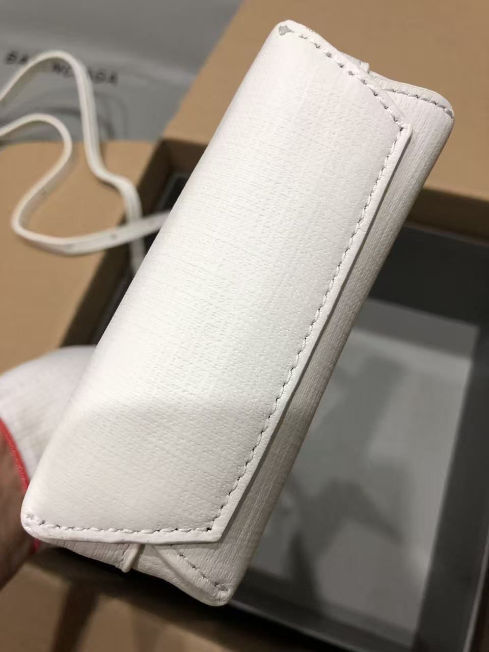 BALENCIAGA SHOPPING PHONE HOLDER 26S IN WHITE CAFLSKIN LEATHER