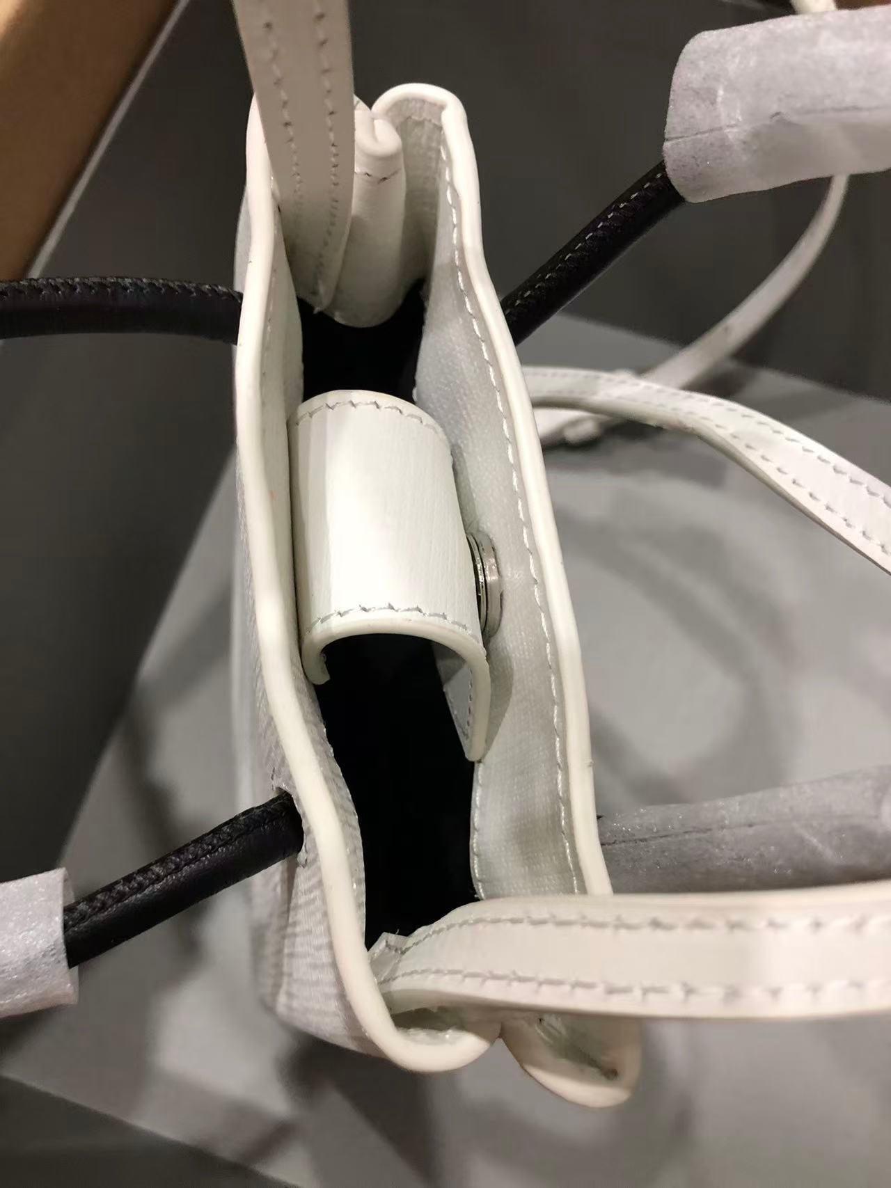 BALENCIAGA SHOPPING PHONE HOLDER 26S IN WHITE CAFLSKIN LEATHER