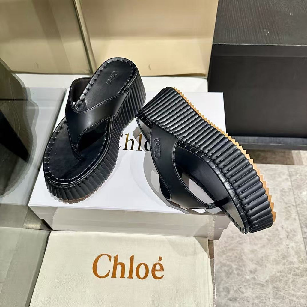 CHLOE 26S PLATFORM WEDGE SANDALS IN BLACK LEATHER