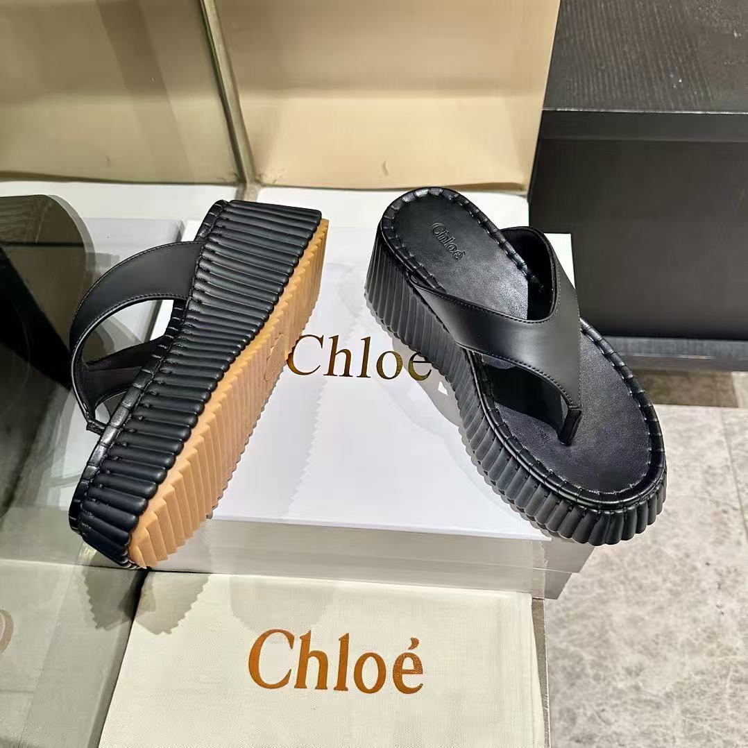 CHLOE 26S PLATFORM WEDGE SANDALS IN BLACK LEATHER