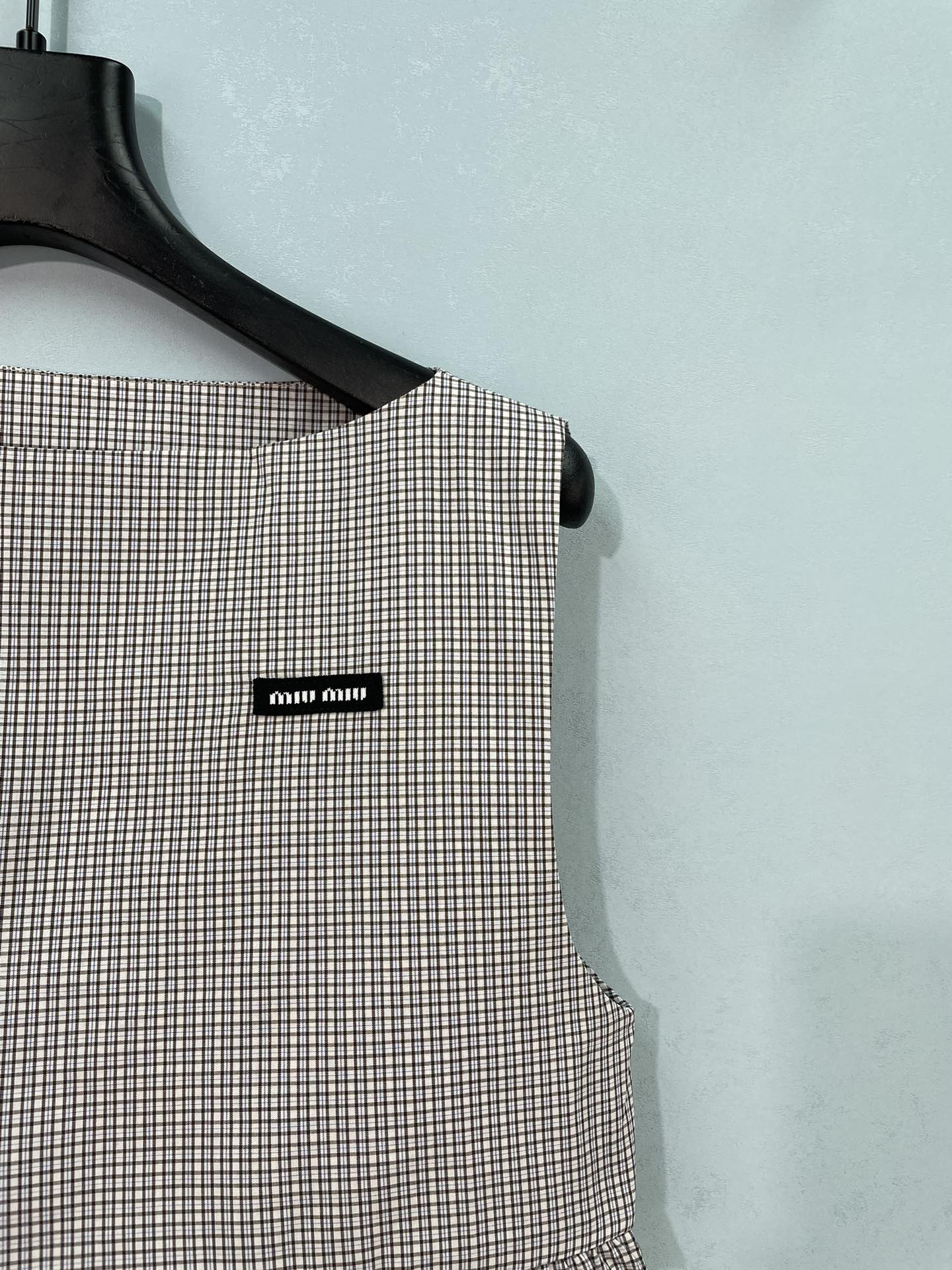 MIU MIU 26S CROPPED TANK TOP IN BEIGE GINGHAM COTTON
