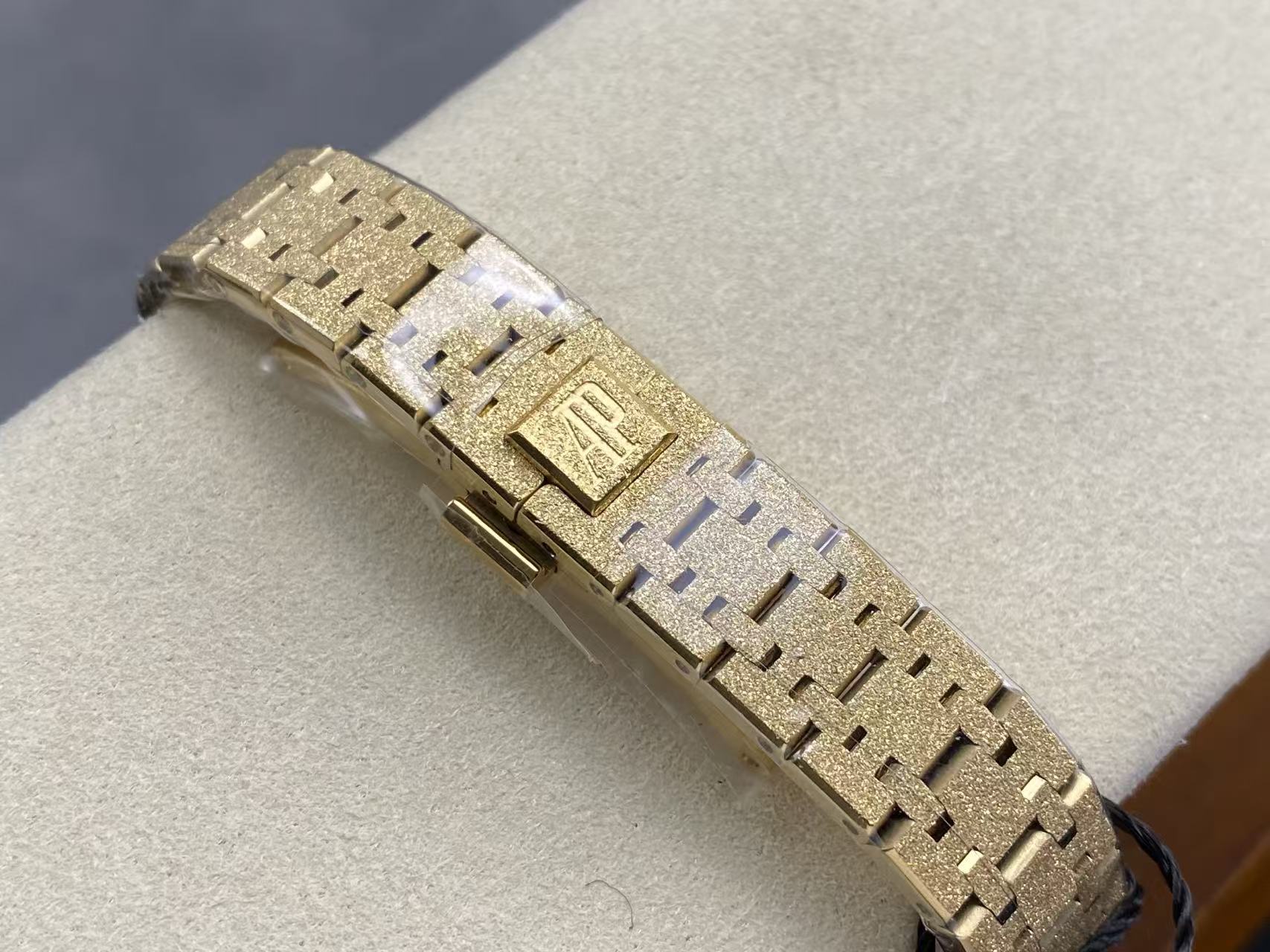 AUDEMARS PIGUET 26S ROYAL OAK MINI WATCH IN GOLD STAINLESS STEEL