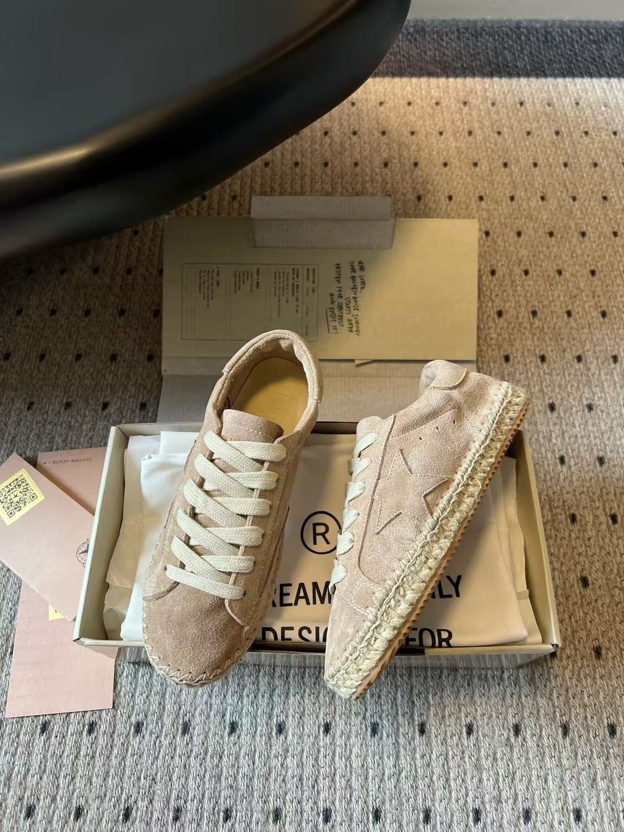 GOLDEN GOOSE 26S VINTAGE SNEAKER IN CREAM BEIGE SUEDE
