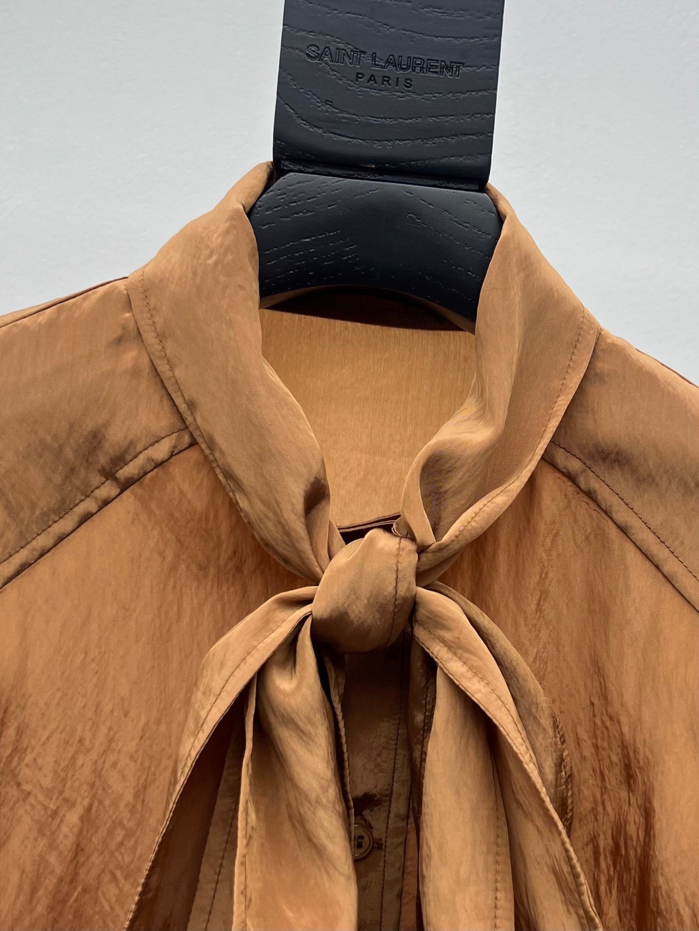 YSL 26S BOW TIE CROPPED BLOUSE IN CARAMEL SILK