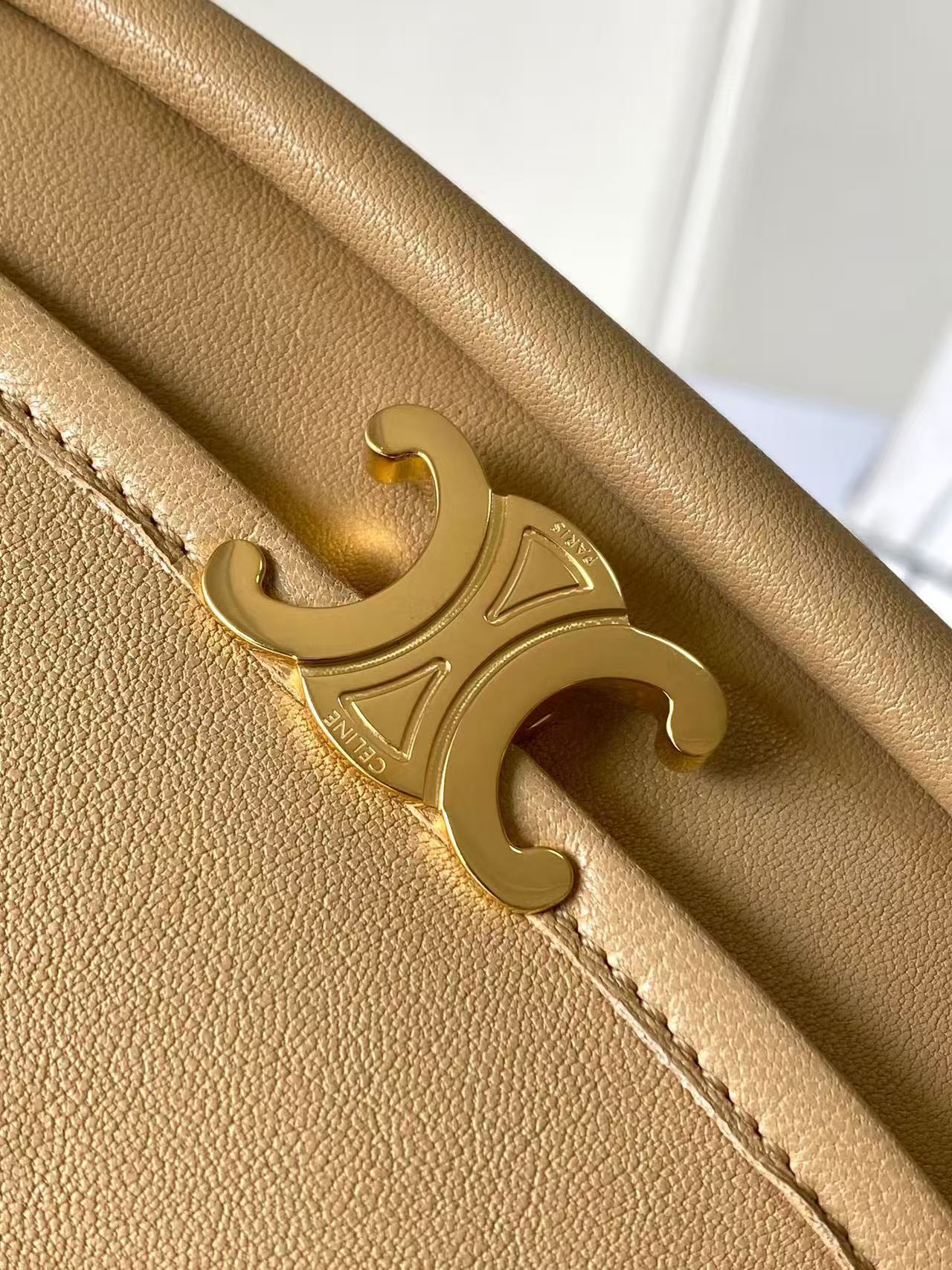 CELINE 26S LITTLE HALFMOON SOFT 25 IN BEIGE LAMBSKIN 8626