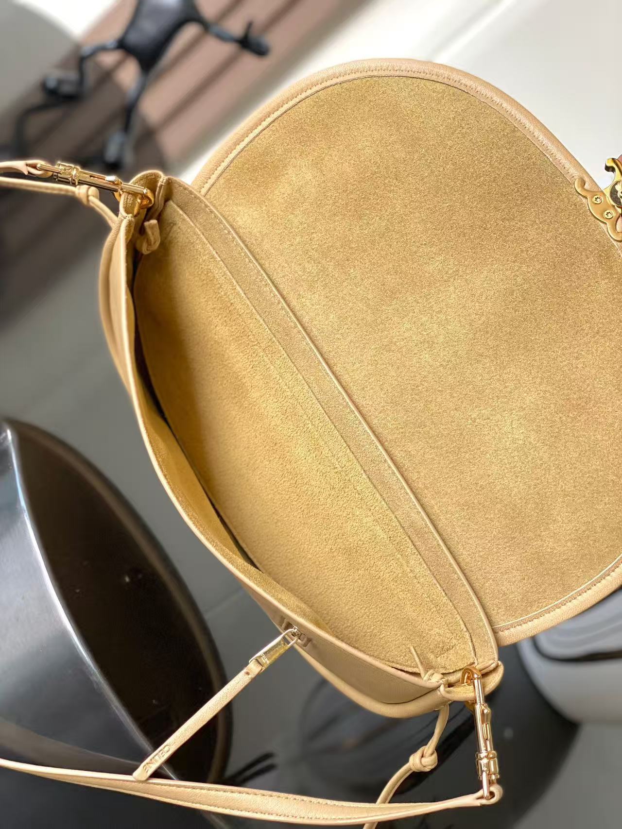 CELINE 26S LITTLE HALFMOON SOFT 25 IN BEIGE LAMBSKIN 8626
