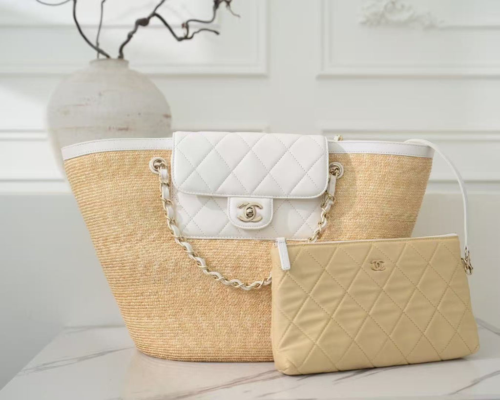 CHANEL 26S TOTE BAG IN NATURAL & WHITE RAFFIA AND LAMBSKIN