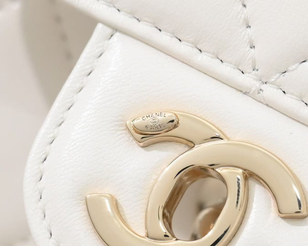 CHANEL 26S TOTE BAG IN NATURAL & WHITE RAFFIA AND LAMBSKIN
