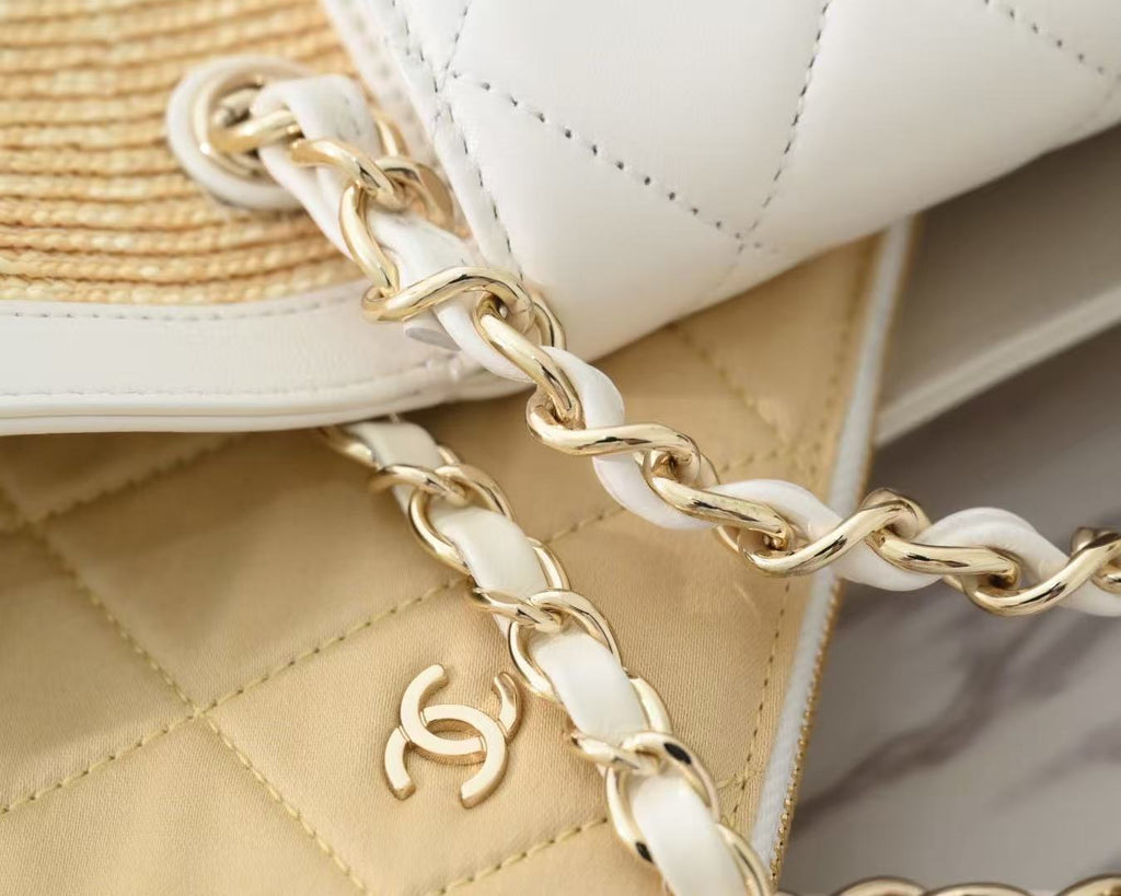 CHANEL 26S TOTE BAG IN NATURAL & WHITE RAFFIA AND LAMBSKIN