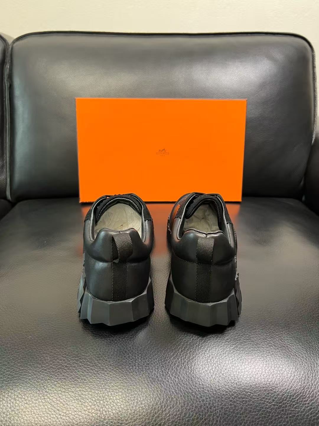 HERMES 26S TRAIL SNEAKER IN BLACK CALFSKIN LEATHER
