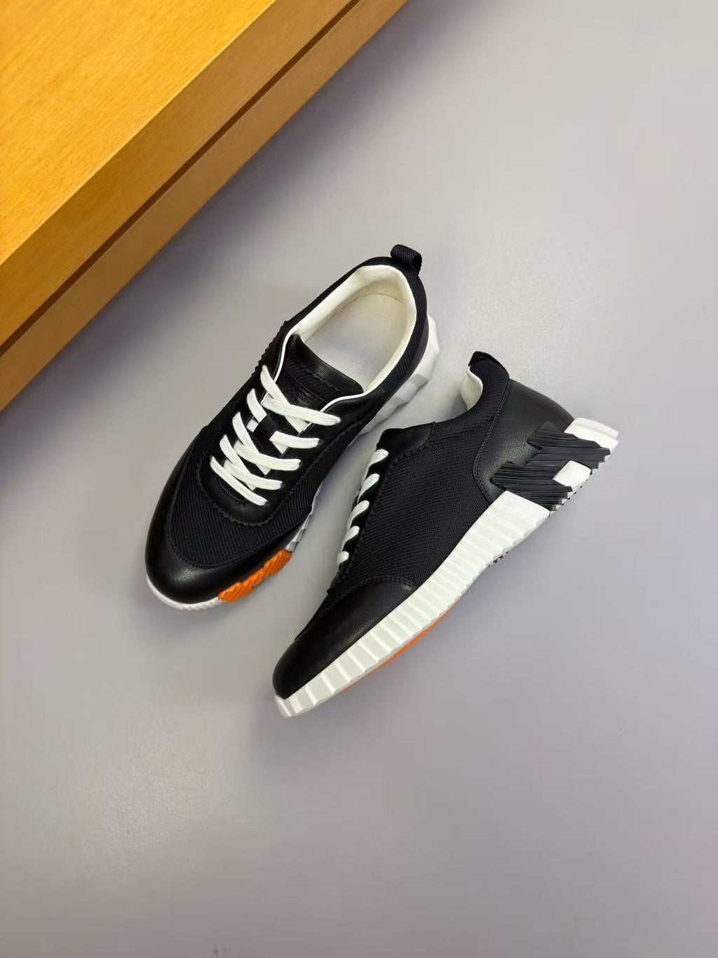 HERMES 26S TRAIL SNEAKER IN BLACK TECHNICAL FABRIC & LEATHER