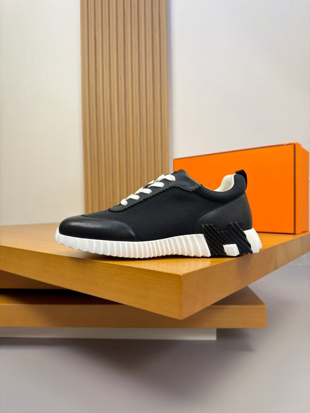 HERMES 26S TRAIL SNEAKER IN BLACK TECHNICAL FABRIC & LEATHER