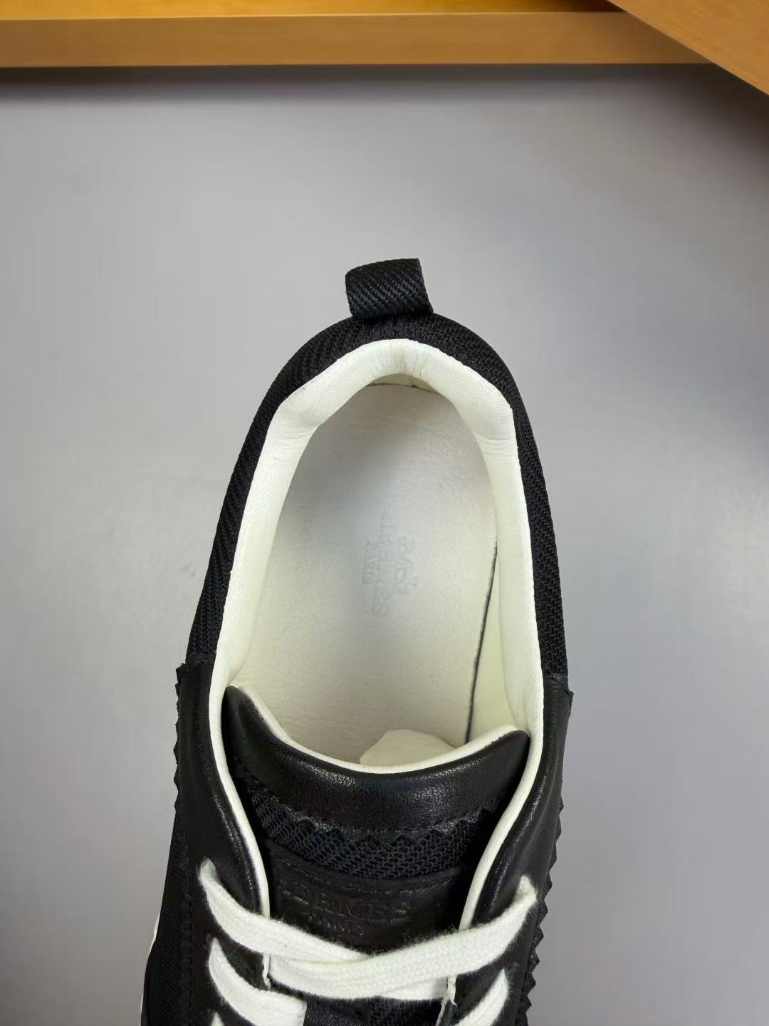 HERMES 26S TRAIL SNEAKER IN BLACK TECHNICAL FABRIC & LEATHER