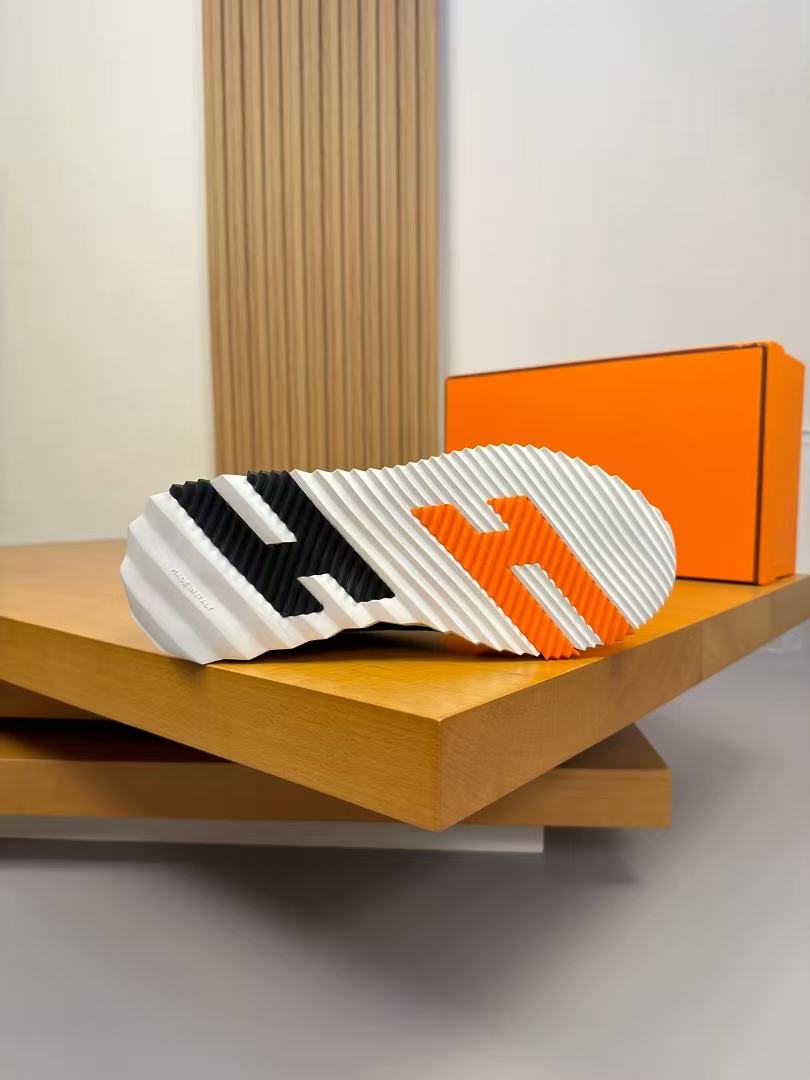 HERMES 26S TRAIL SNEAKER IN BLACK TECHNICAL FABRIC & LEATHER
