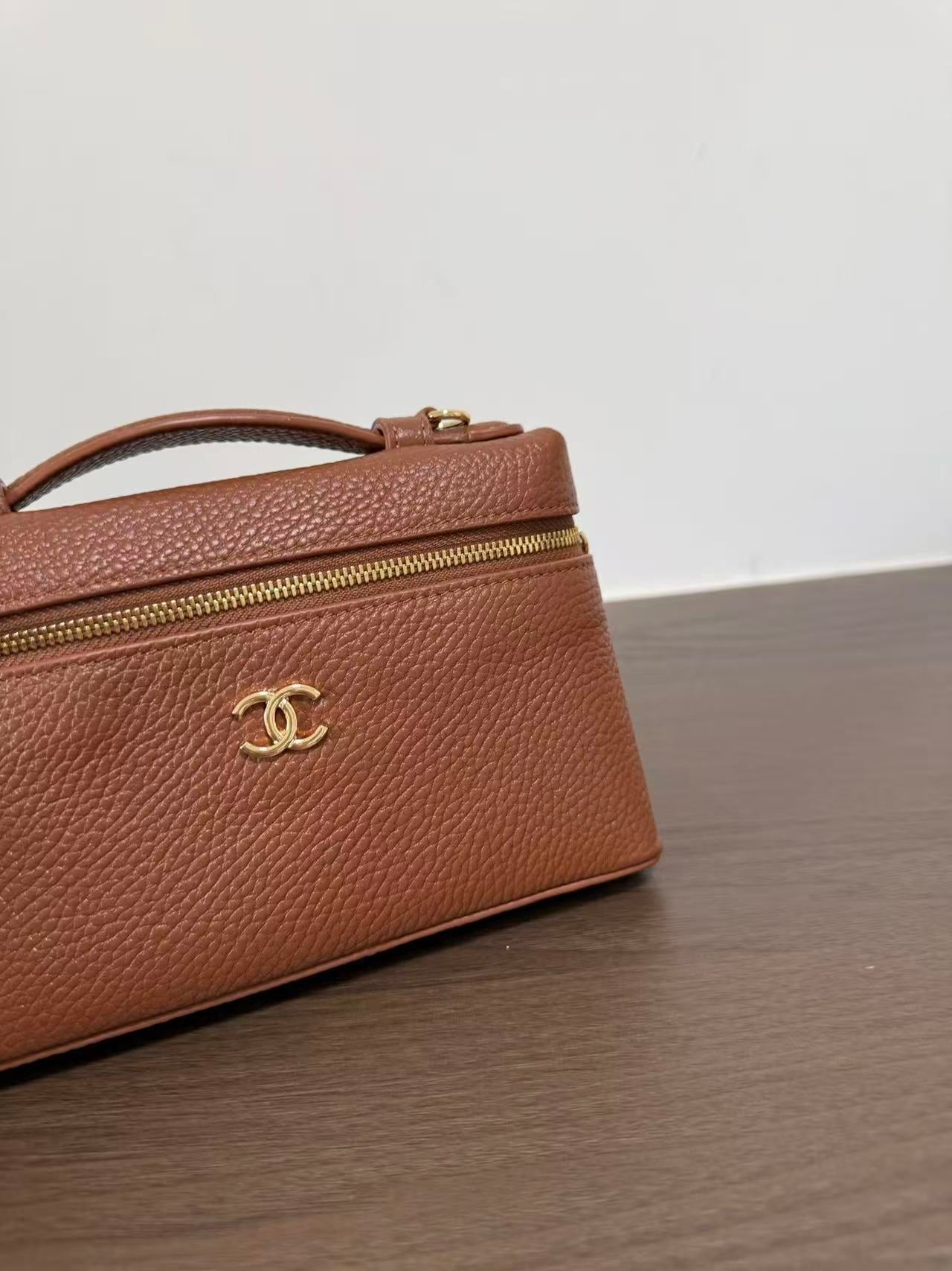 CHANEL 26S TOP HANDLE VANITY POUCH IN BROWN CALFSKIN