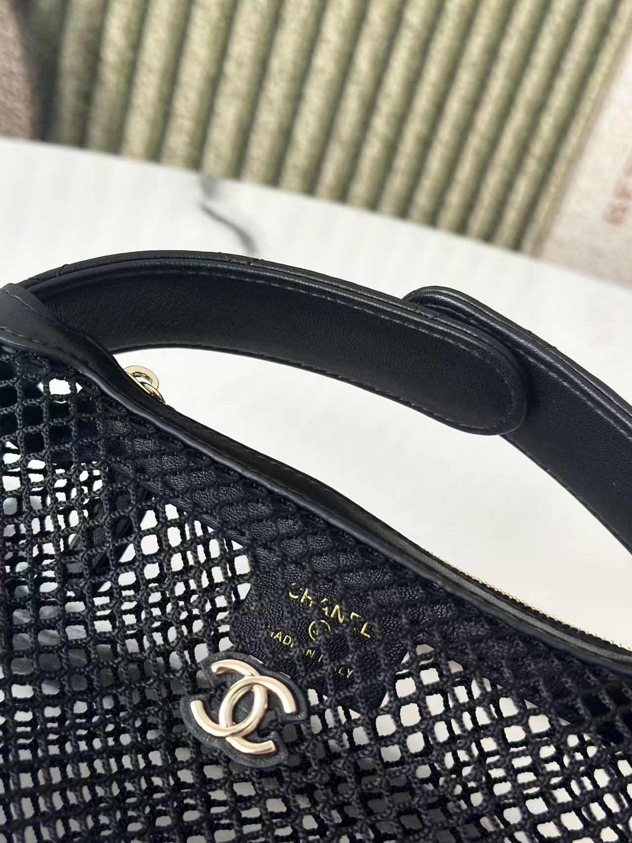 CC 26S MINI HOBO BAG IN BLACK MESH AND LEATHER