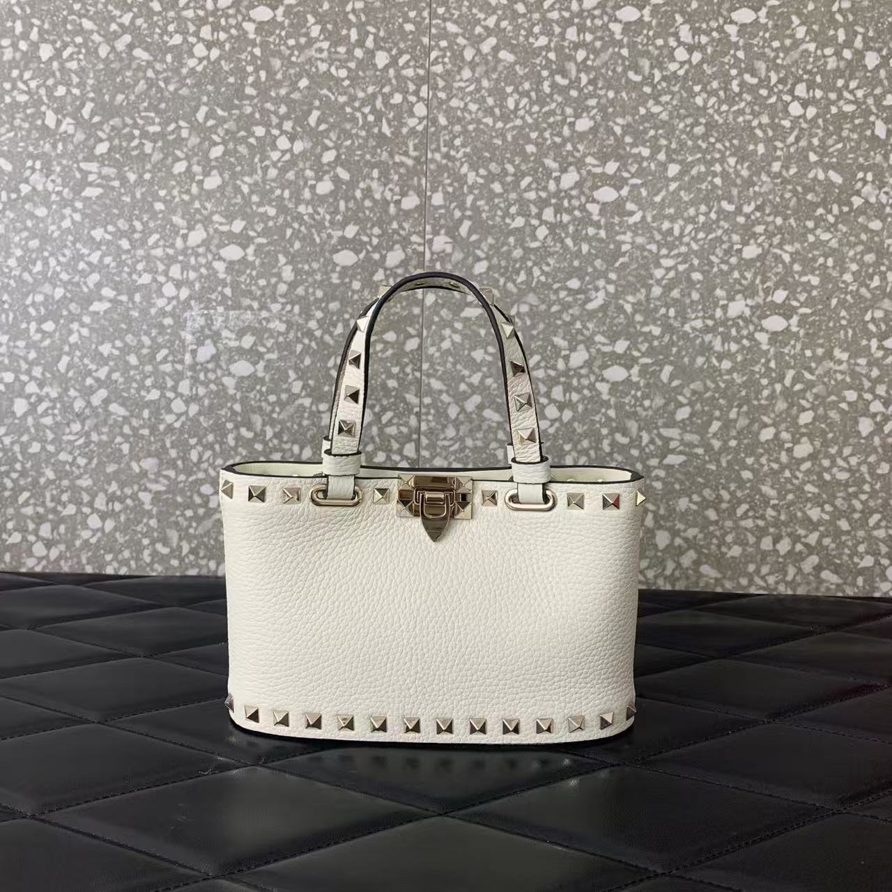 VALENTINO 26S GARAVANI ROCKSTUD MINI IN WHITE