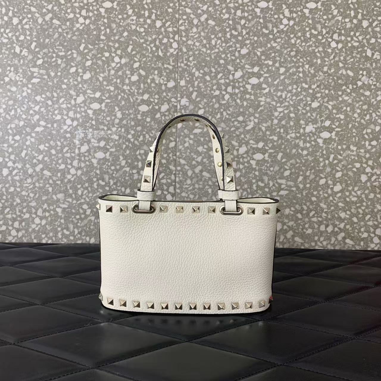 VALENTINO 26S GARAVANI ROCKSTUD MINI IN WHITE