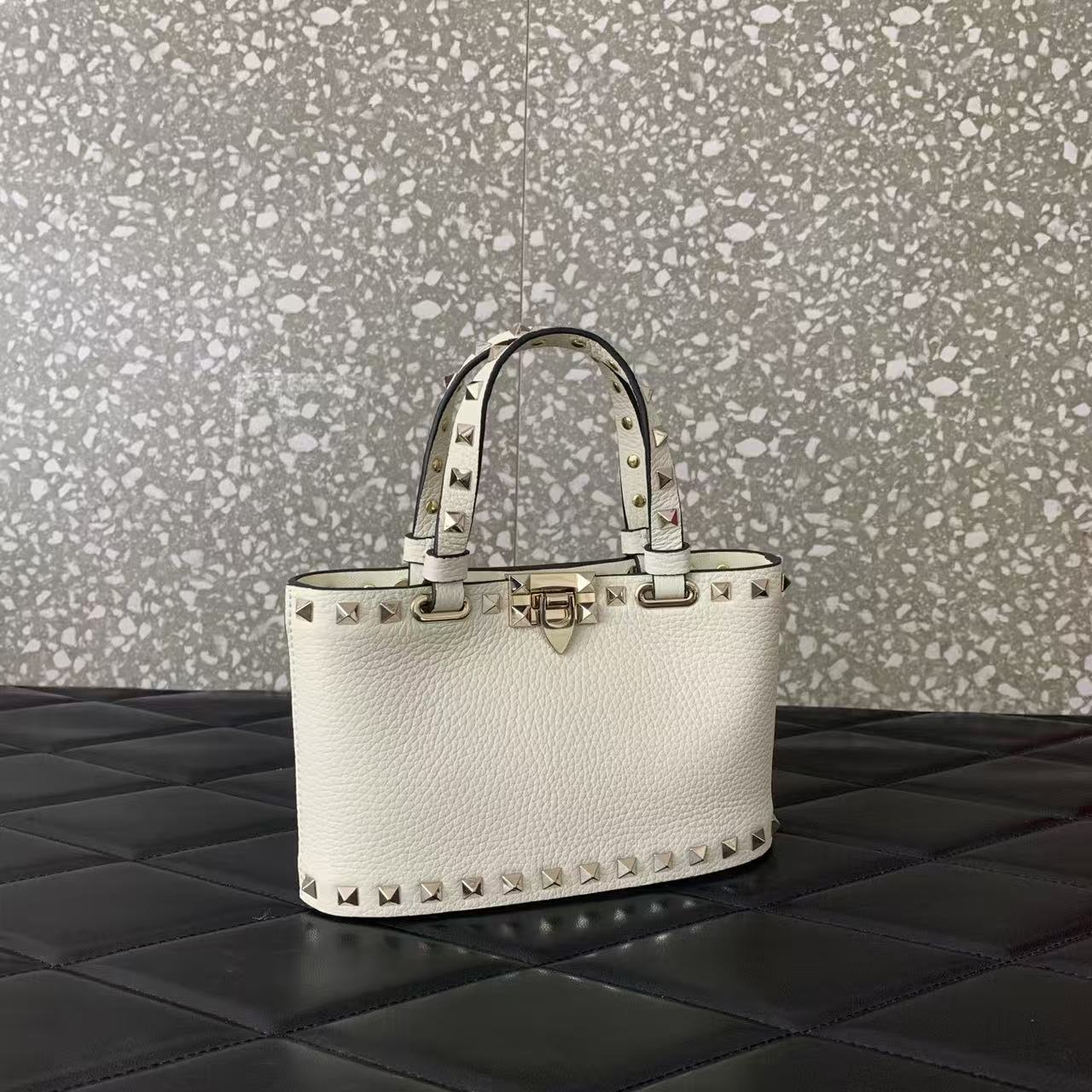 VALENTINO 26S GARAVANI ROCKSTUD MINI IN WHITE