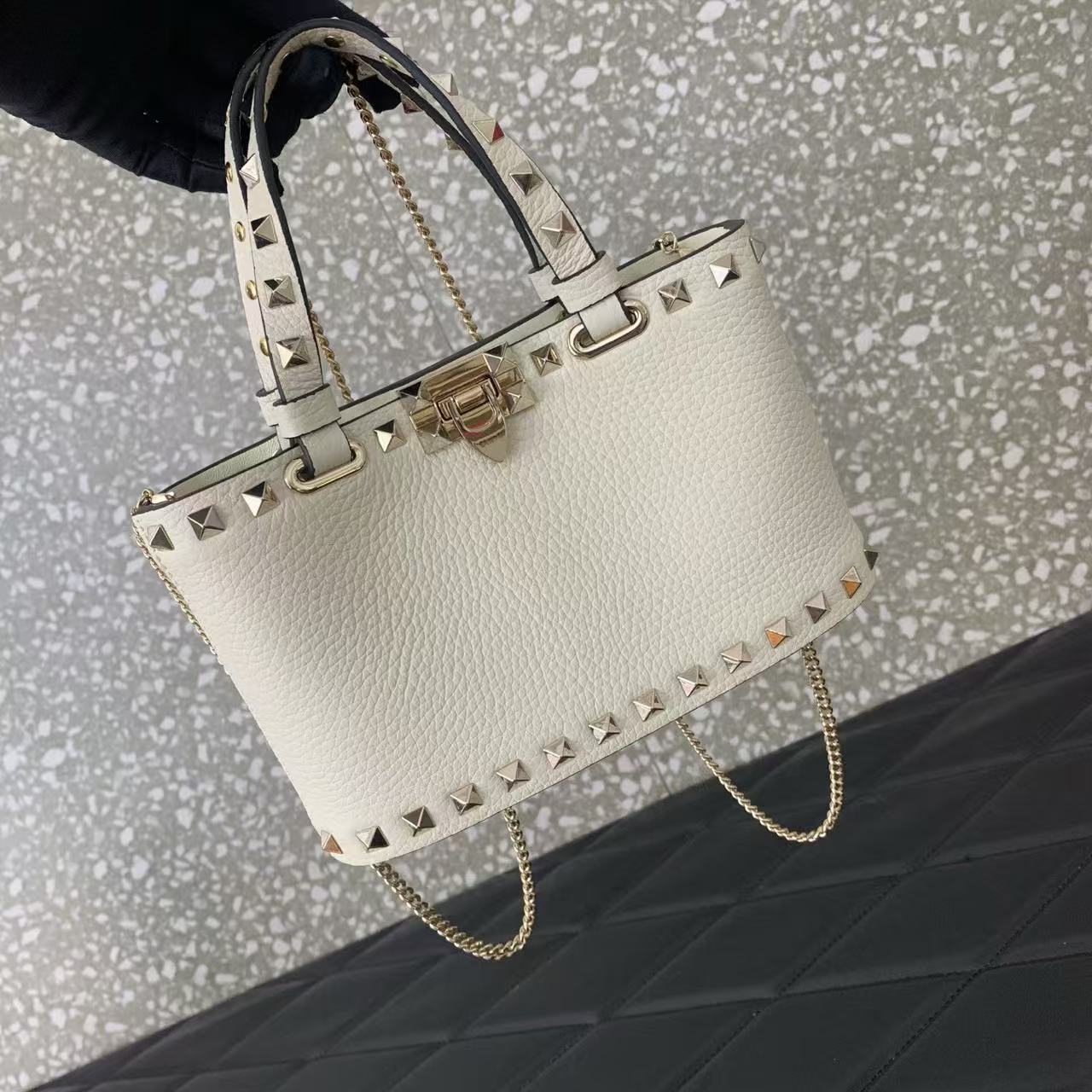 VALENTINO 26S GARAVANI ROCKSTUD MINI IN WHITE