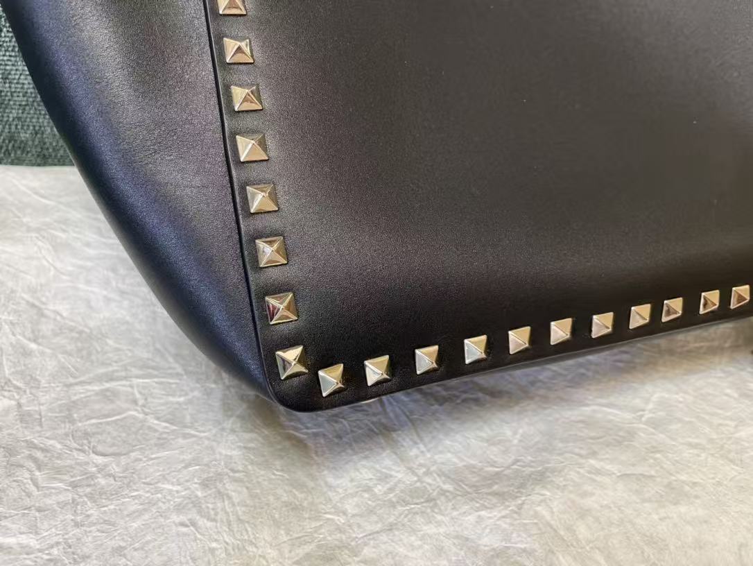 VALENTINO 26S GARAVANI ROCKSTUD TOTE GOLD TONE IN BLACK