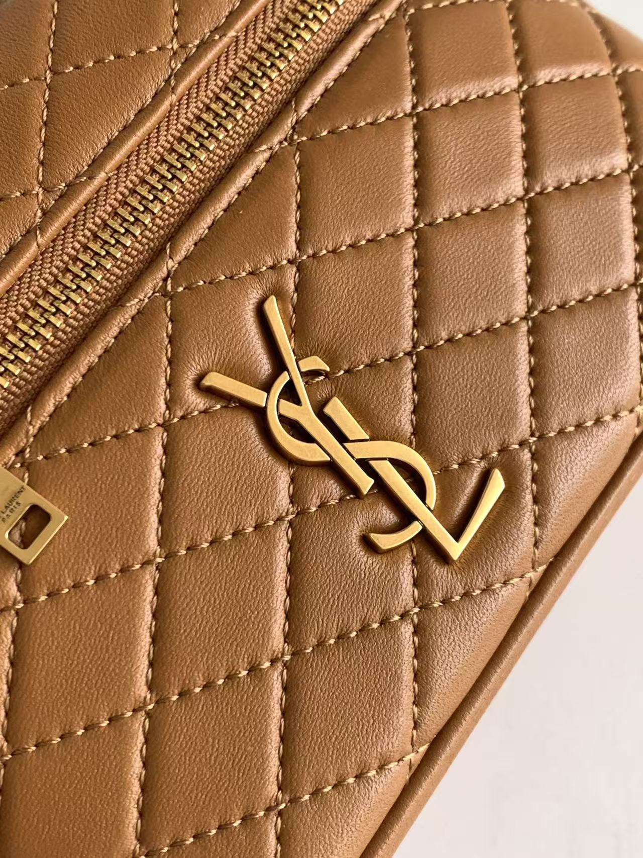 YSL 26S VANITY BAG IN TAN QUILTED LAMBSKIN LEATHER