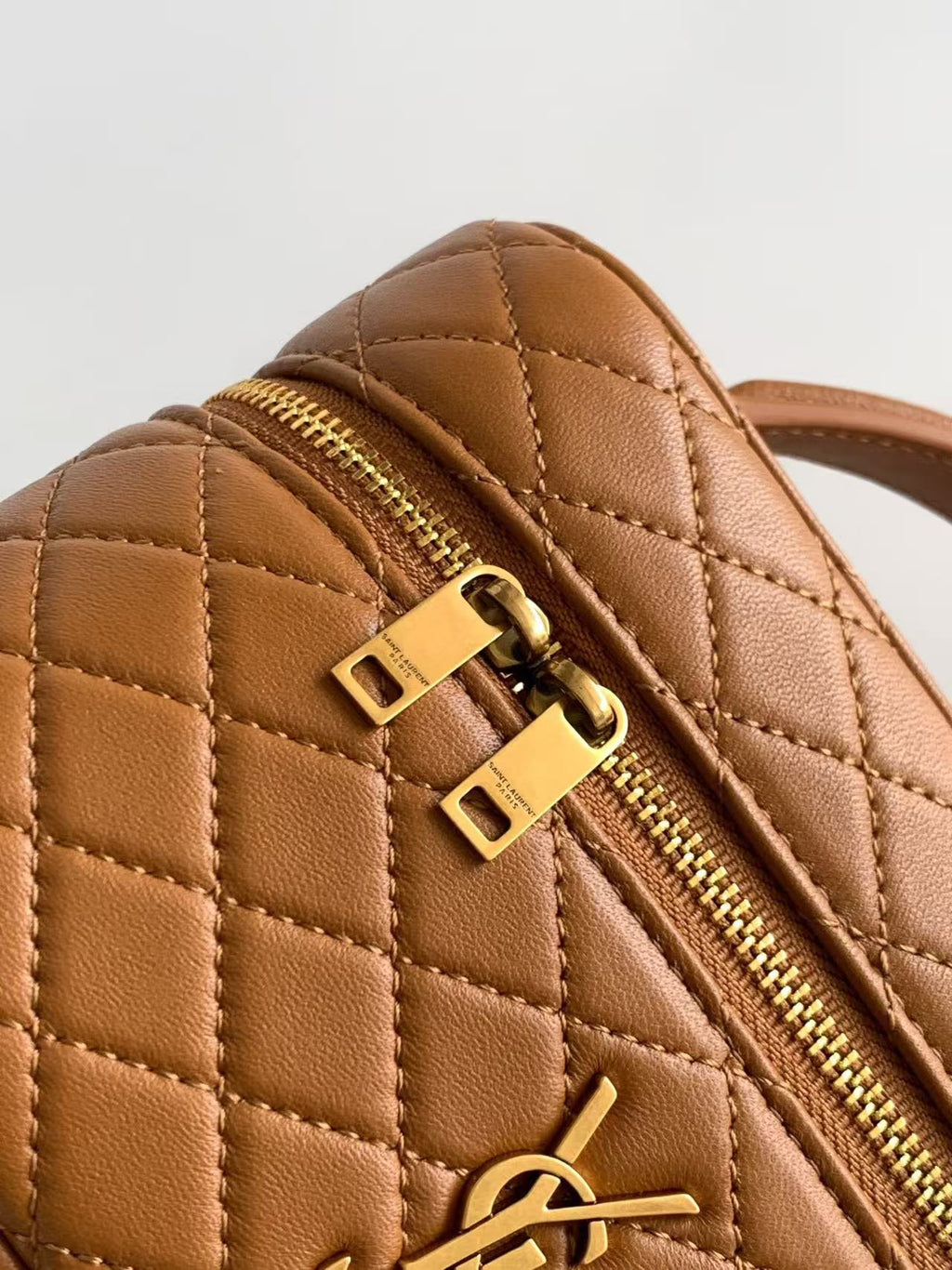 YSL 26S VANITY BAG IN TAN QUILTED LAMBSKIN LEATHER