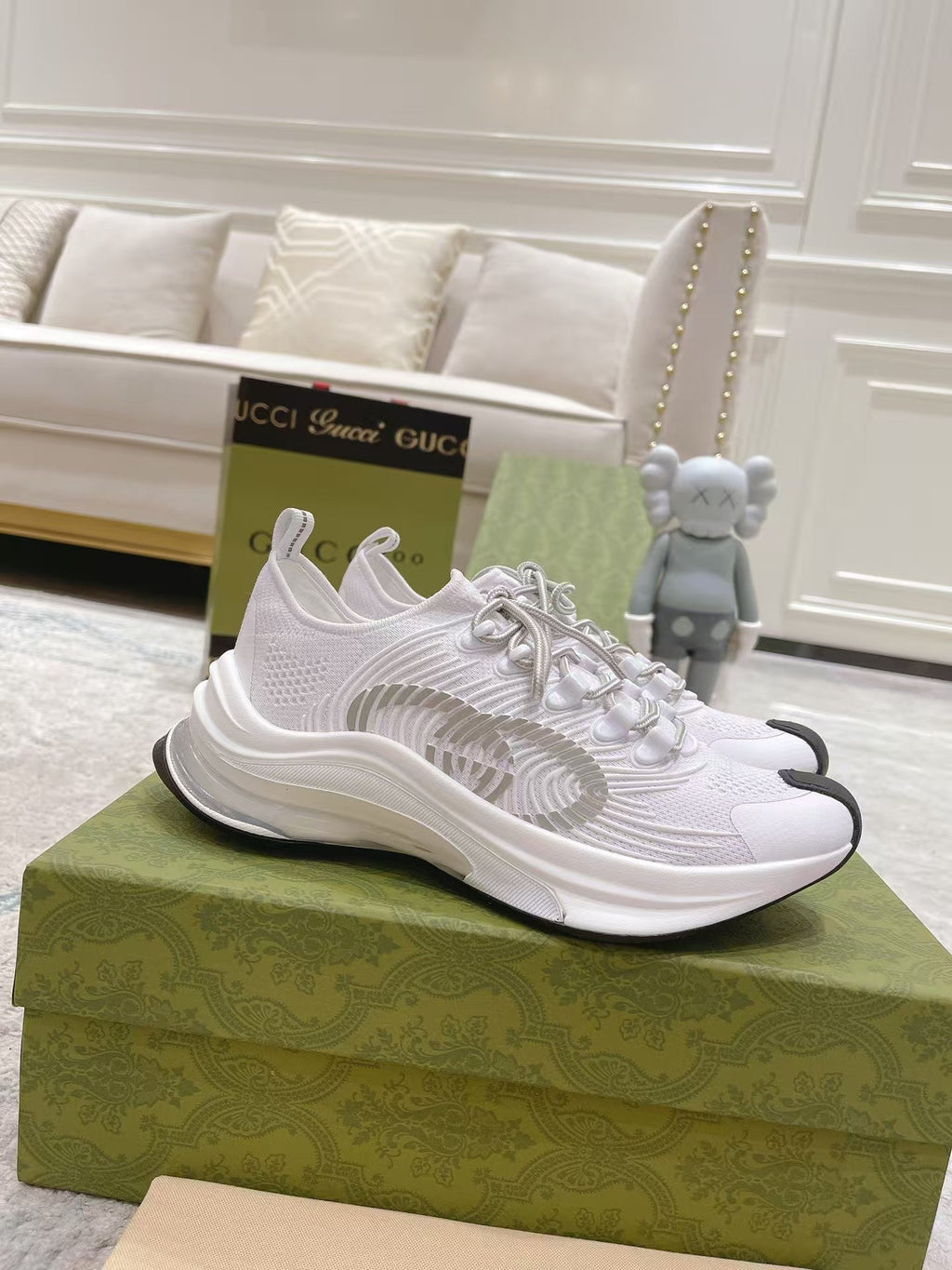 GUCCI 26S KNIT RUNNER SNEAKERS IN WHITE TECHNICAL MESH