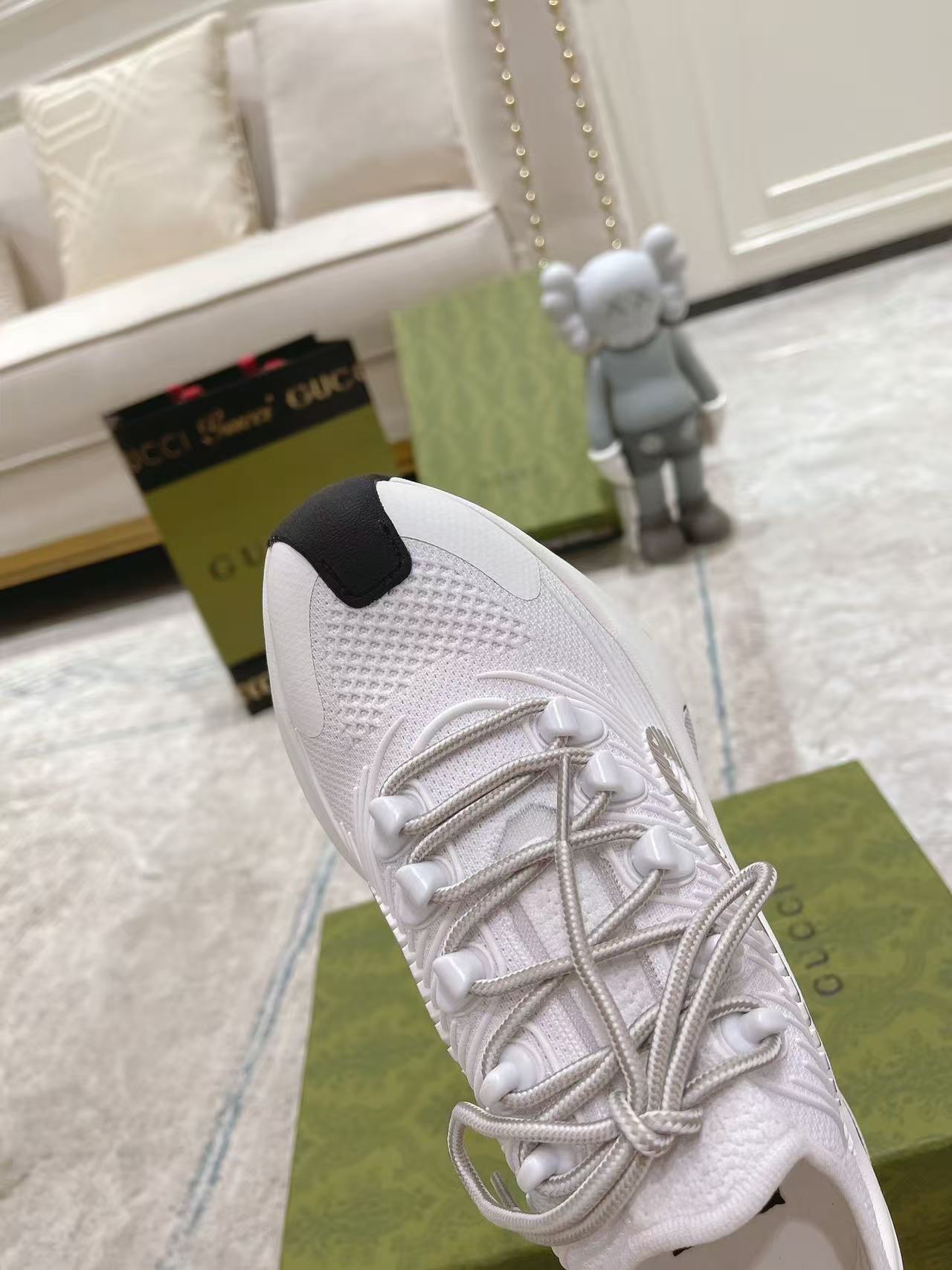 GUCCI 26S KNIT RUNNER SNEAKERS IN WHITE TECHNICAL MESH