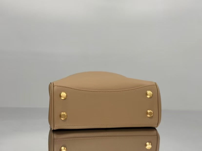 RODEO MEDIUM BAG 22 IN CAMEL BEIGE SMOOTH CALFSKIN GOLD HARDWARE