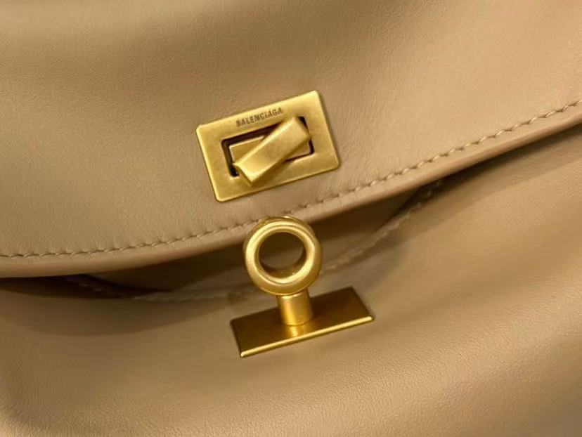 RODEO MEDIUM BAG 22 IN CAMEL BEIGE SMOOTH CALFSKIN GOLD HARDWARE