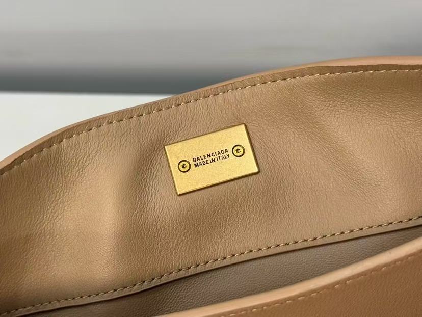 RODEO MEDIUM BAG 22 IN CAMEL BEIGE SMOOTH CALFSKIN GOLD HARDWARE