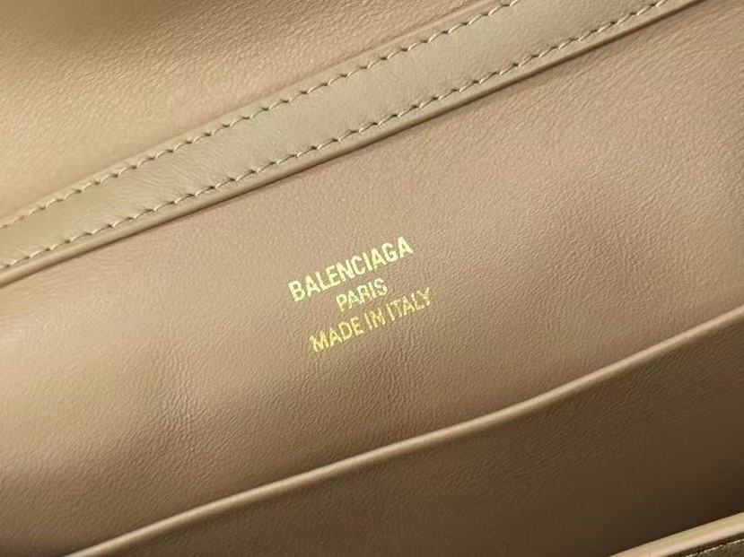 RODEO MEDIUM BAG 22 IN CAMEL BEIGE SMOOTH CALFSKIN GOLD HARDWARE