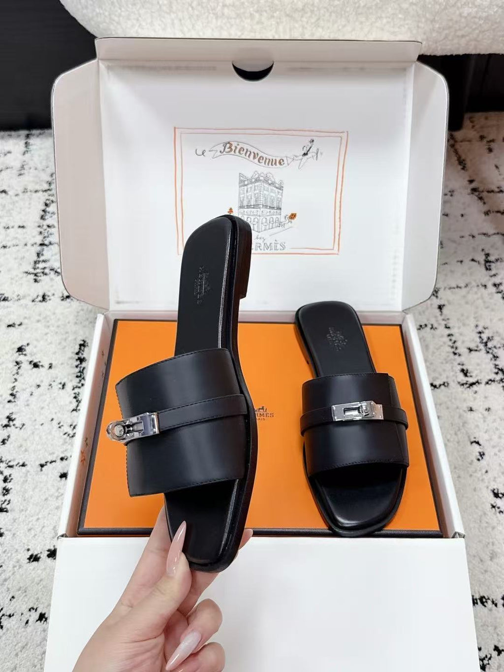 HM 26S GIULIA SANDAL IN BLACK CALFSKIN GOLD HARDWARE 27626