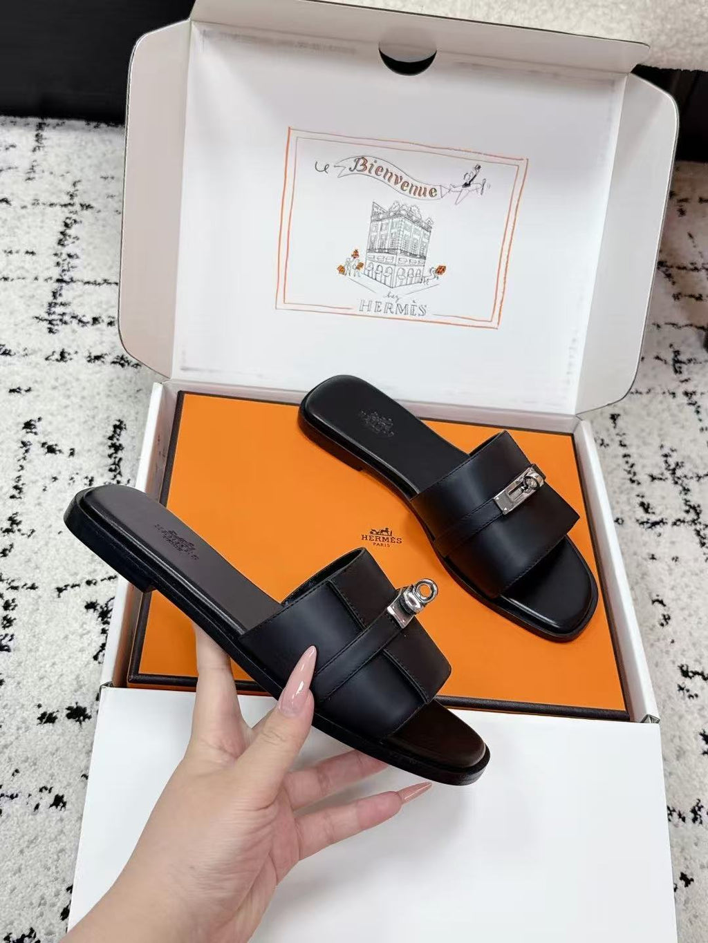 HM 26S GIULIA SANDAL IN BLACK CALFSKIN GOLD HARDWARE 27626