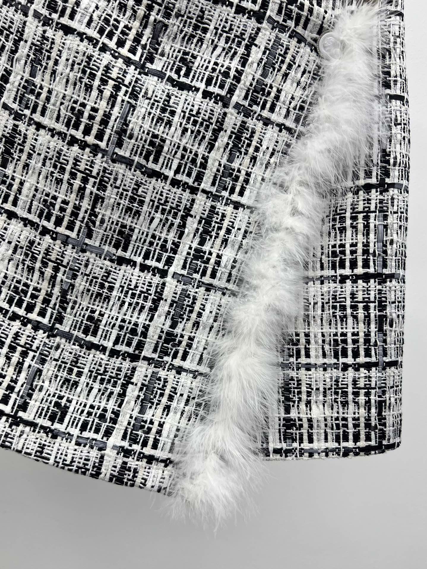 CHANEL 26S SHORTS TWEED PLAID BLACK WHITE WOOL BLEND