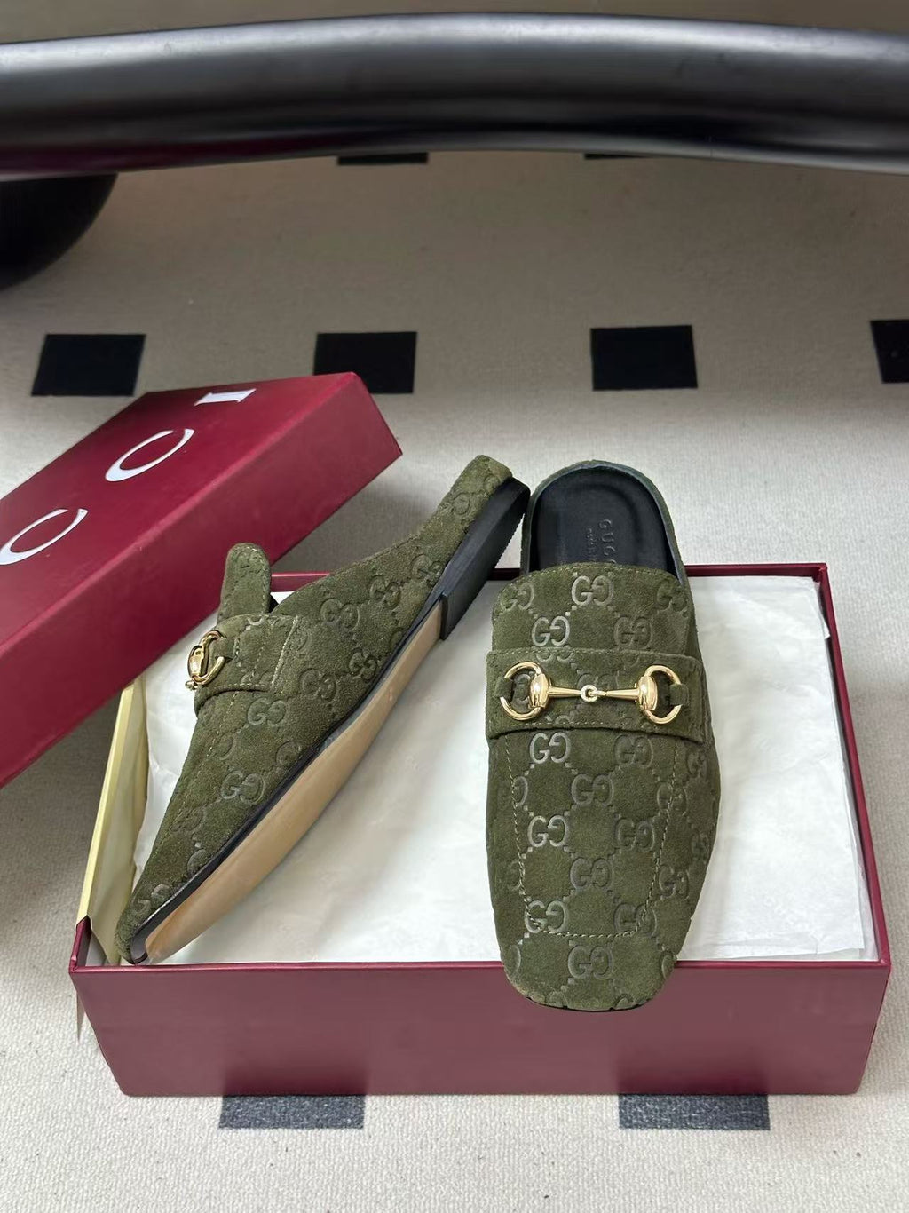 GUCCI 26S HORSEBIT MULE IN OLIVE GREEN SUEDE
