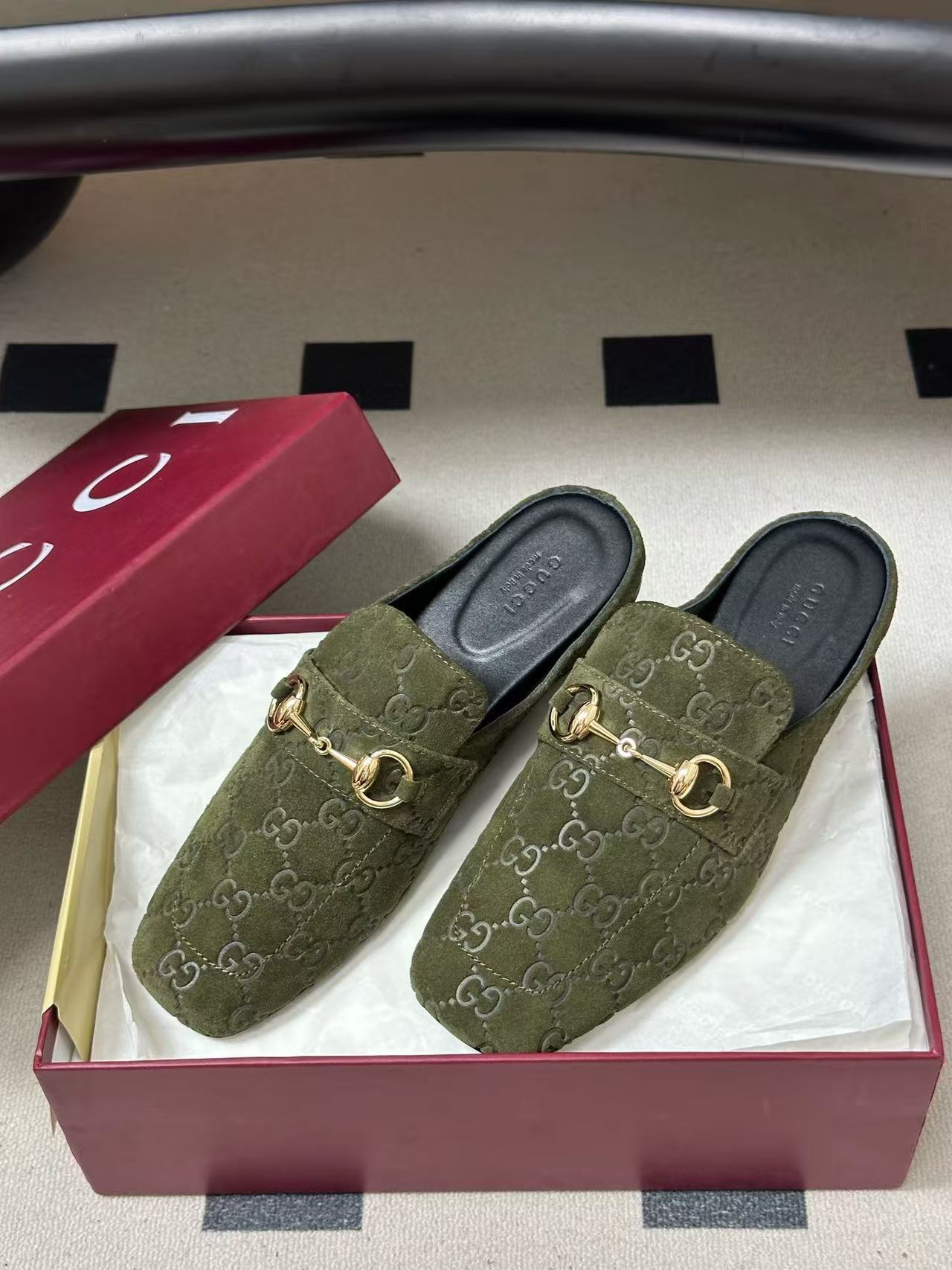 GUCCI 26S HORSEBIT MULE IN OLIVE GREEN SUEDE