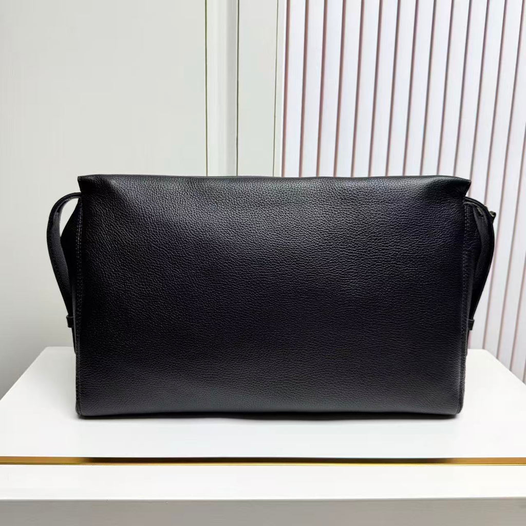 CHANEL 26S MESSENGER BAG IN BLACK CAVIAR 12726