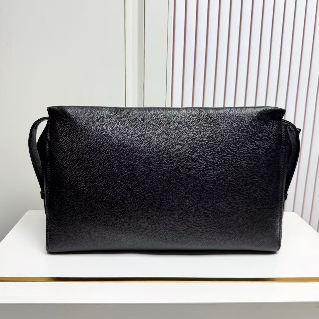 CHANEL 26S MESSENGER BAG IN BLACK CAVIAR 12726