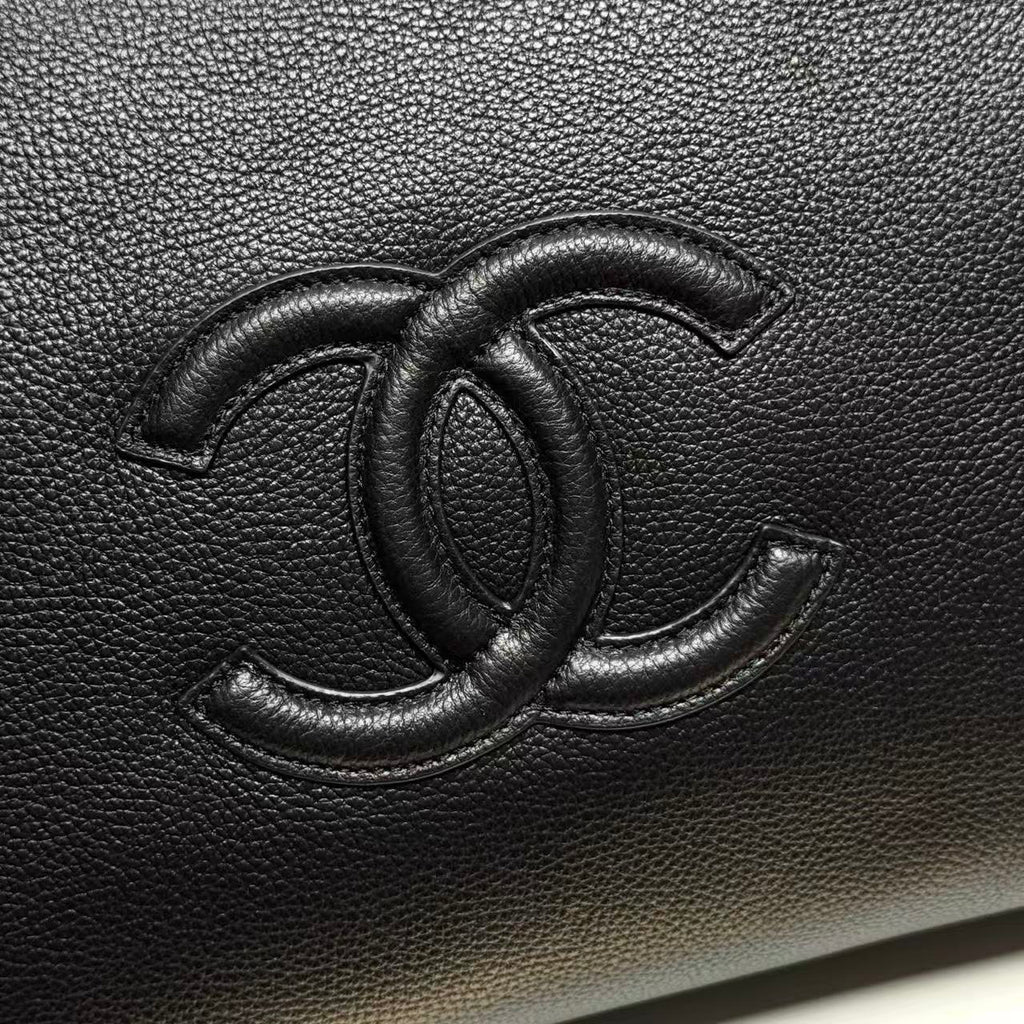 CHANEL 26S MESSENGER BAG IN BLACK CAVIAR 12726