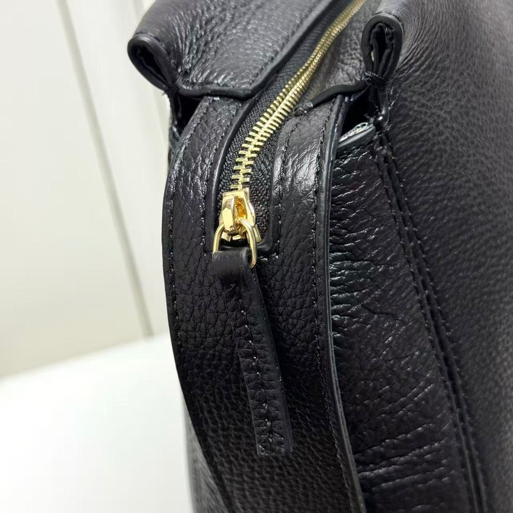 CHANEL 26S MESSENGER BAG IN BLACK CAVIAR 12726