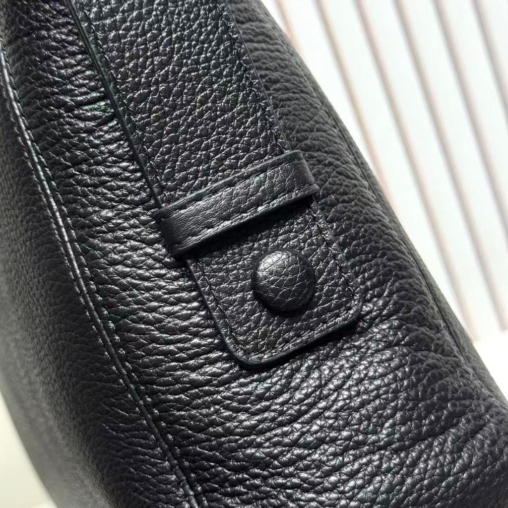 CHANEL 26S MESSENGER BAG IN BLACK CAVIAR 12726